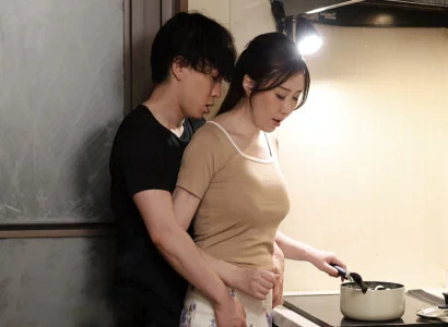 Mẹ kế làm hài lòng con chồng