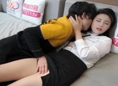 Cô thư ký xinh chiều sếp trong âm thầm vì tiền