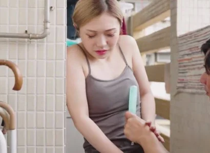 Anh rể giúp em dâu thực hiện thiên chức